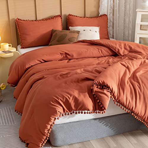 YIRDDEO Terracotta Comforter Queen Set 3pcs Boho Ball Pom Pom Bedding, Aesthetic Burnt Orange Comforter Queen Sized Bed Set Rust Comforter Solid Color Bed Set for Women Men (1 Comforter 2 Pillowcases)